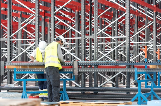 Installatie van stellingen.