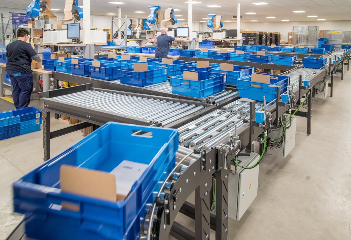 Pickingstation bij HTG.